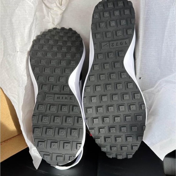 Nike Waffle Debut - Black & White - Picture 3 of 4